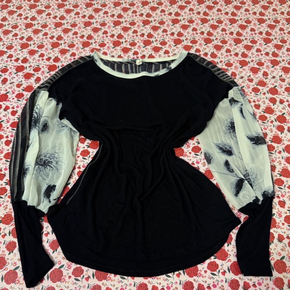 TINY Anthropologie Mixed Media Floral Stripe Balloon Sleeve Top Black Small
B3